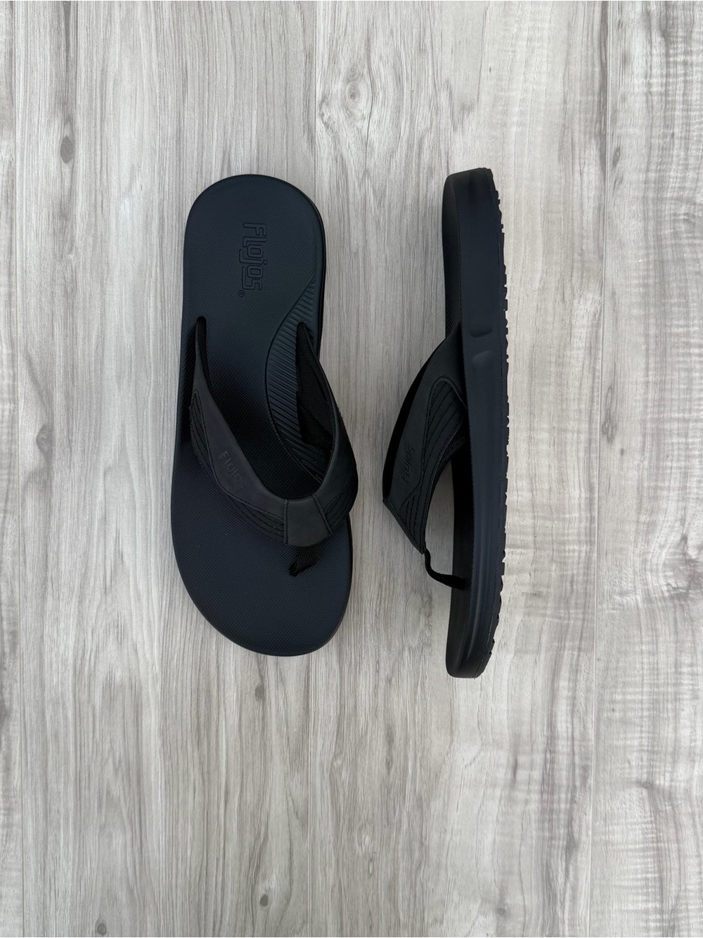 Flojos Men's Flip Flop Sandals in black